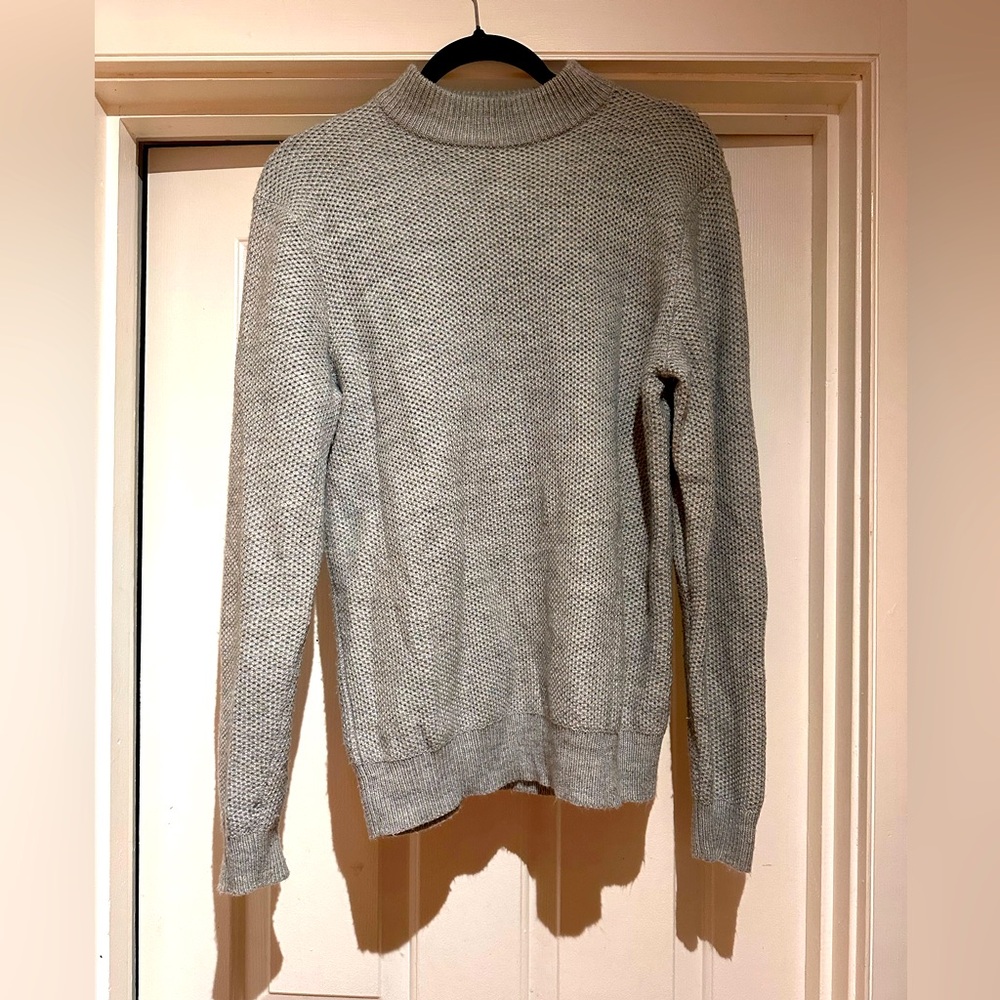 Uniqlo Women’s Grey Sweater Size M